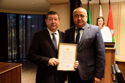 Главному врачу Бугульминской ЦРБ вручили благодарственное письмо от войсковой части в СВО