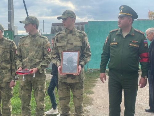 Жители Бугульмы простились с погибшим в СВО Миндубаевым Фархадом