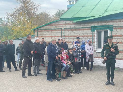 Жители Бугульмы простились с погибшим в СВО Миндубаевым Фархадом