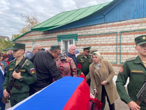 Жители Бугульмы простились с погибшим в СВО Миндубаевым Фархадом