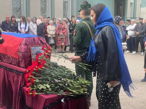 Жители Бугульмы простились с погибшим в СВО Миндубаевым Фархадом