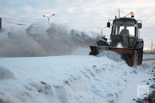 Дорожные службы Бугульмы активно чистят город от снега