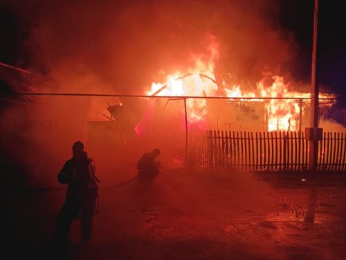 В Бугульминском районе загорелся жилой дом