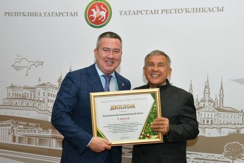 Бугульма и поселок Карабаш заняли первые места за лучшее новогоднее оформление