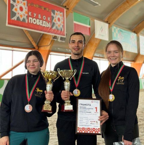 Сборная юниоров Бугульминского района заняла призовые места на чемпионате по борьбе на лошадях