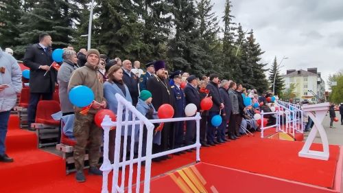 В Бугульме провели парад в честь 79-й годовщины Великой Победы