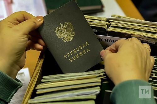 Работодателям запретили увольнять по своей инициативе овдовевших супругов ветеранов боевых действий