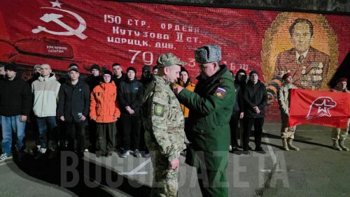 Из Бугульмы рано утром уехали 22 призывника