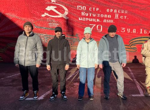 Четверо контрактников отправились на службу с территории военкомата Бугульмы