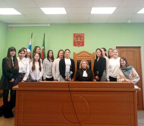 Десятиклассники побывали в городском суде Бугульмы