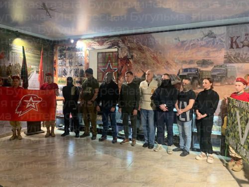 Из Бугульмы на службу по контракту отправились офицеры, повар и специалист БПЛА
