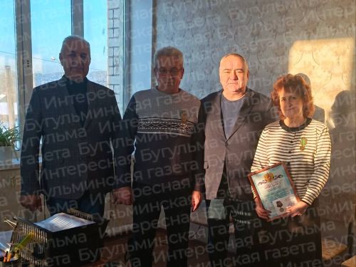Семью Назмеевых из Малой Бугульмы наградили медалью «За содействие СВО»