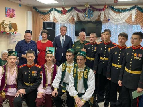Суворовцы дали концерт в доме-интернате Рыбно-Слободского района