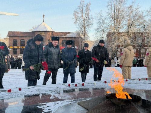 В Бугульме возложили цветы ко Дню Героев Отечества