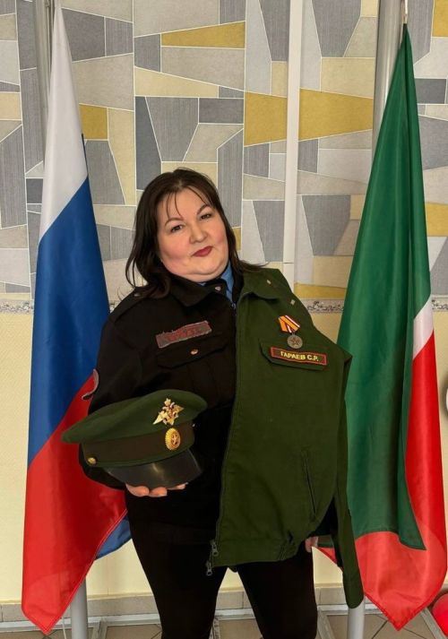 В Бугульме организовали фотовыставку с родными бойцов СВО