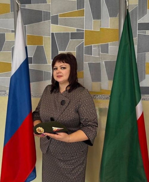В Бугульме организовали фотовыставку с родными бойцов СВО