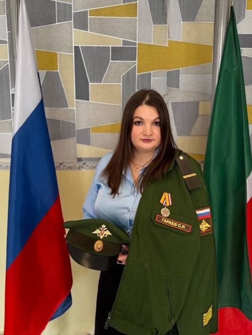 В Бугульме организовали фотовыставку с родными бойцов СВО