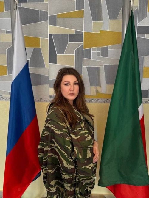 В Бугульме организовали фотовыставку с родными бойцов СВО
