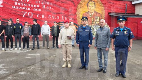 Из Бугульмы рано утром уехали 15 призывников