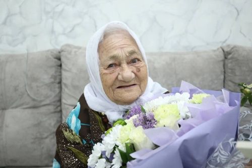 В Бугульме поздравили с юбилеем 100 лет труженицу тыла