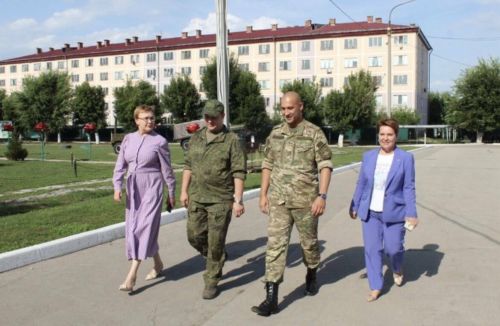 Сария Сабурская встретилась с татарстанскими призывниками в Самарской области