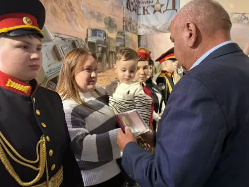 В Бугульме почтили память героев СВО и поблагодарили волонтера