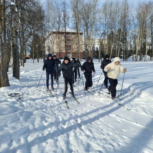 Первокурсники БМТ вышли на лыжню: более 60 студентов сдали нормы ГТО