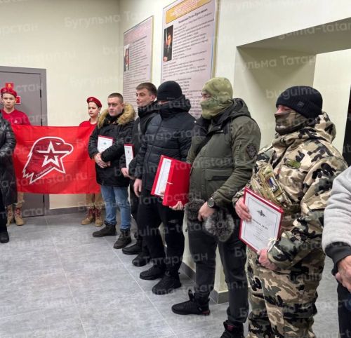 Семеро контрактников отправились из Бугульмы для участия в СВО и службы в Африканском корпусе