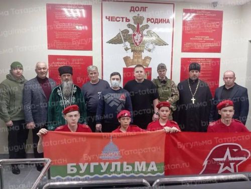В Бугульме проводили очередную группу контрактников: добровольцы из четырех регионов отправились на защиту Родины