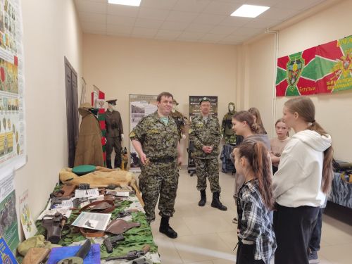 Во Дворце молодежи Бугульмы открылся мобильный музей‑выставка «На защите границ. Афганский конфликт»