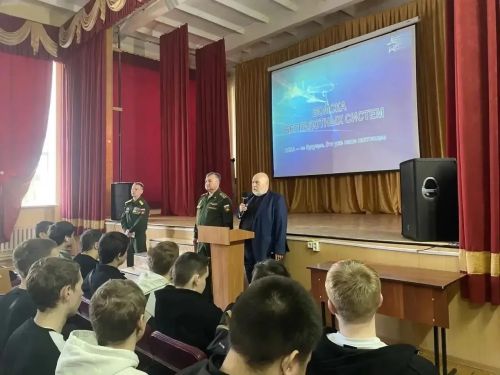 Студентам Бугульмы рассказали о преимуществах службы в беспилотных войсках