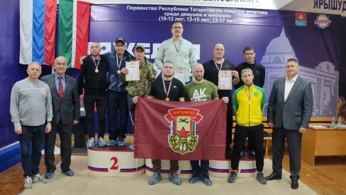 В Бугульме прошел турнир по армрестлингу среди ветеранов СВО
