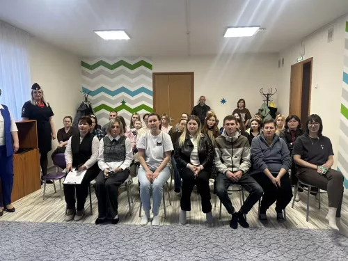 В Бугульме сотрудники Госавтоинспекции и ГБУ «БДД» провели профилактическую беседу с родителями в детском саду «Солнышко»