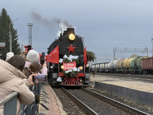 В Бугульме побывал легендарный «Паровоз Победы»