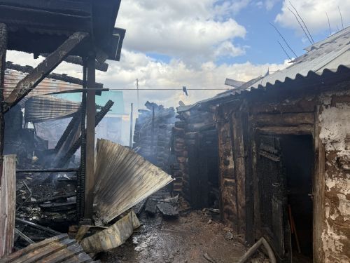 Сарай и крыша жилого дома пострадали в результате пожара в Бугульминском районе