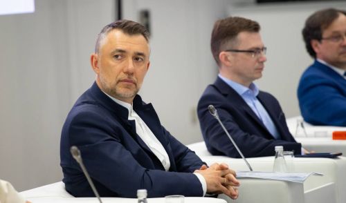 Дамир Фаттахов поделился опытом Бугульмы на международном энергофоруме в Казани