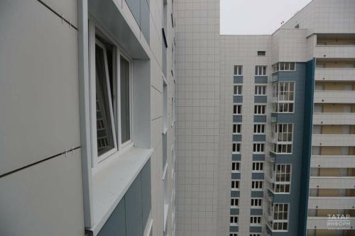 За брошенный с балкона окурок может грозить уголовное дело