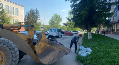В Бугульме с улиц вывезли более 2700 кубометров мусора за время двухмесячника