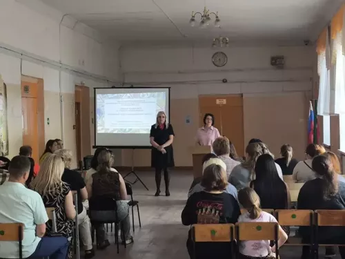В школе Бугульмы прошло родительское собрание по безопасности детей на дорогах