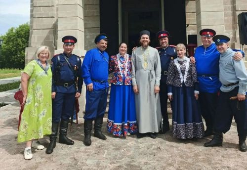 Бугульминский ансамбль «Зарев» выступил в селе Кузайкино на престольном празднике