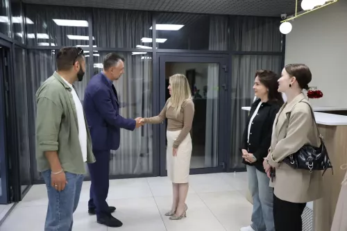 Глава Бугульминского района встретился с психологом из центра «Точка баланса» и обсудил системную помощь подросткам