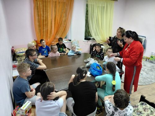 Юные бугульминцы подготовили посылки для бойцов спецоперации