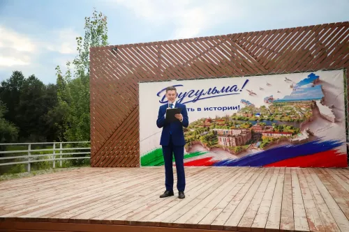 В Бугульме прошел вечер в поддержку бойцов СВО «Тепло наших сердец»