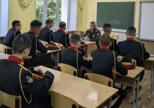 В кадетской школе Бугульмы прошло торжественное построение