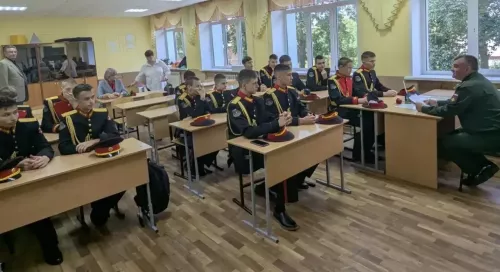 В кадетской школе Бугульмы прошло торжественное построение