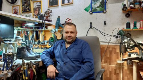 Бугульминский мастер по ремонту обуви Яков Сергеев рассказал о тонкостях своей профессии