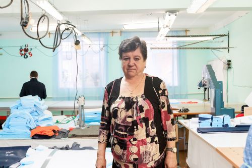 Бугульминка Анна Букаева 45 лет работает резчиком закройного цеха Бугульминской швейной фабрики