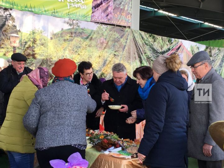 Бугульминский район участвует в республиканской ярмарке сельхозпродукции и изделий народно-художественных промыслов