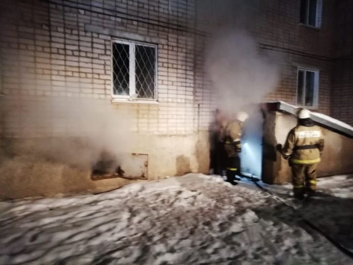Из-за неизвестного произошел пожар в девятиэтажке Бугульмы