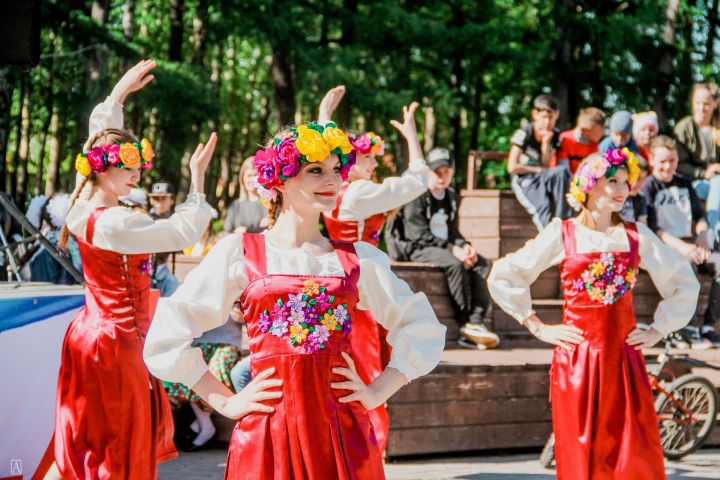 Бугульминцы отметили День России флешмобами и концертами